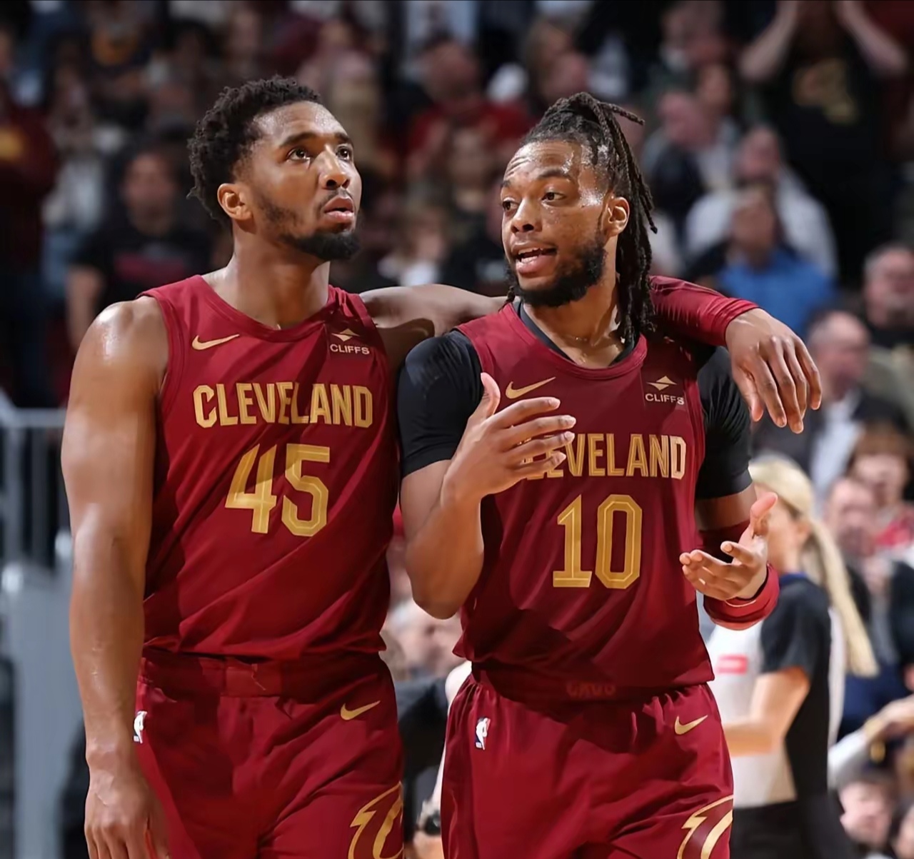 体育赛事-包含克里夫兰骑士迎欧篮联关键赛，加时末段远射贴柱，气氛紧张，年轻球员得到机会的词条-体育赛事