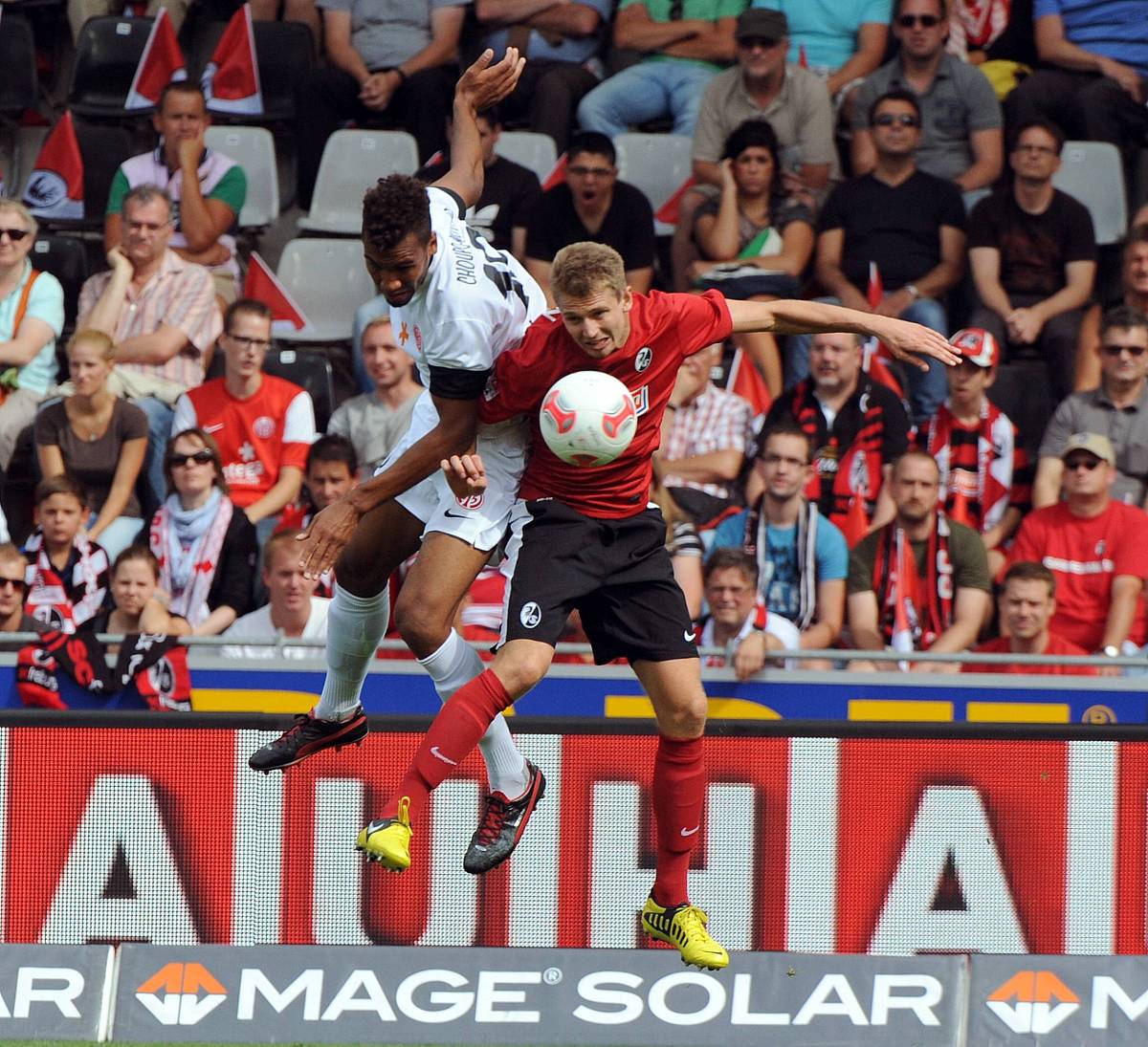 关于意甲今夜再迎强敌；AC米兰篮板制胜；主帅态度——球迷炸锅；身体对抗强度拉满的信息